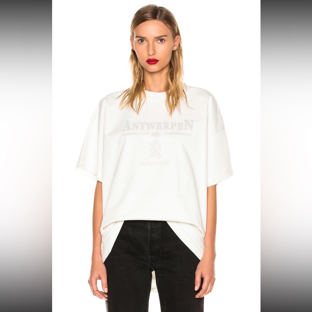 Vetements 2017 famous Antwerpen oversized t-shirt.
